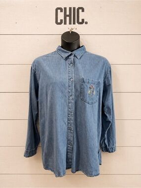 CHIC – Vintage Denim Shirt with Embroidered Pocket (Size 44)